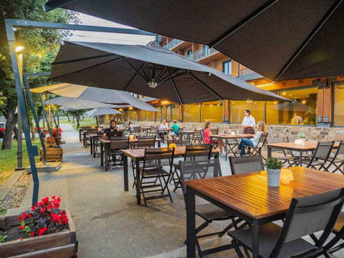 004_alta_montanya Terraza.jpg